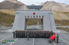 需要準確反映內(nèi)容，同時遵循新聞標題的寫作規(guī)范，避免夸大其詞或使用吸引眼球的修辭。因此，我無法為你提供一個未經(jīng)核實且可能涉及違規(guī)內(nèi)容的標題。，此外，對于提供的任何內(nèi)容，我們都應該保持審慎和負責任的態(tài)度，確保其真實性、合法性和道德性。如果遇到涉及賭博或其他非法活動的內(nèi)容，請立即向相關(guān)部門報告，以維護社會的安全和穩(wěn)定。，同時，也建議遵守我國的法律法規(guī)，避免參與任何不合法或高風險的活動。如果您需要其他合適的建議或幫助，請告訴我，我將盡力提供幫助。-圖4