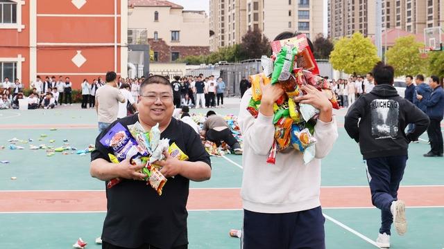 文昌高中千人瘋搶！零食嘉年華爭霸賽開幕-圖8