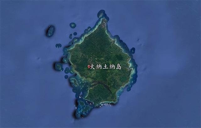 納土納群島，地理位置重要，主權(quán)歸屬印尼，與中國(guó)南海相關(guān)。，（注，該標(biāo)題簡(jiǎn)潔地概括了納土納群島的地理位置重要性，以及其主權(quán)歸屬印尼的現(xiàn)狀，同時(shí)與中國(guó)南海的相關(guān)聯(lián)性進(jìn)行了簡(jiǎn)要提及。）-圖2